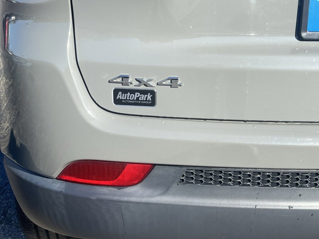 Used 2020 Jeep Compass Limited image 11