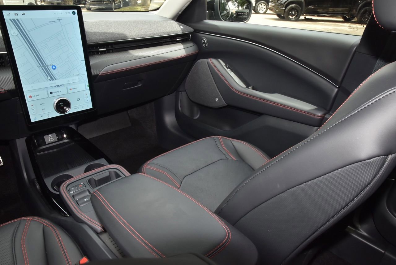 Certified 2025 Ford Mustang Mach-E Premium w/ Sport Appearance Package AWD/4WD image 17