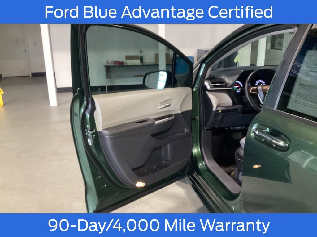 Used 2023 Toyota Sienna XLE image 11