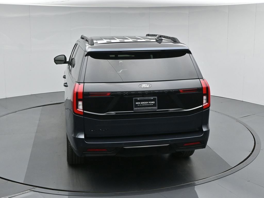Certified 2025 Ford Expedition Platinum w/ Stealth Appearance Package image 14