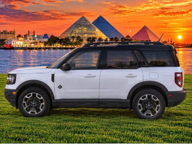 Certified 2022 Ford Bronco Sport Outer Banks w/ Tech Package AWD/4WD image 5