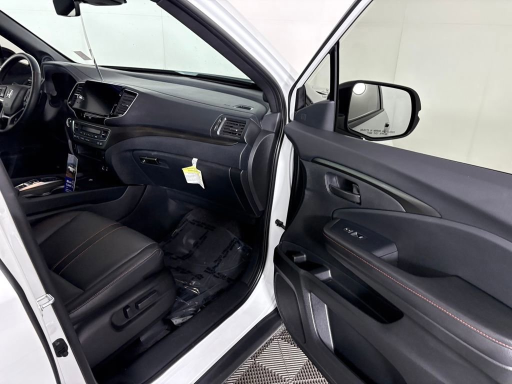 Used 2025 Honda Ridgeline TrailSport image 34