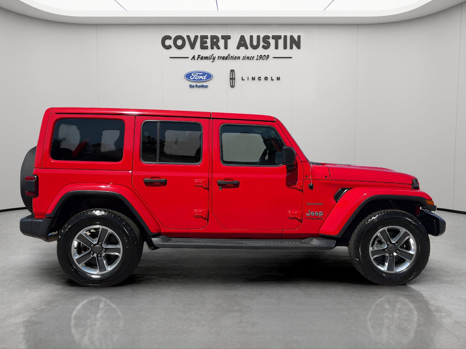 Used 2018 Jeep Wrangler Unlimited Sahara AWD/4WD image 6