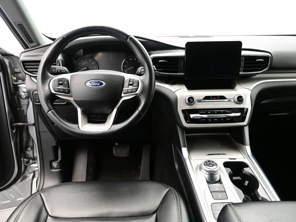 Certified 2024 Ford Explorer XLT w/ Equipment Group 202A image 16