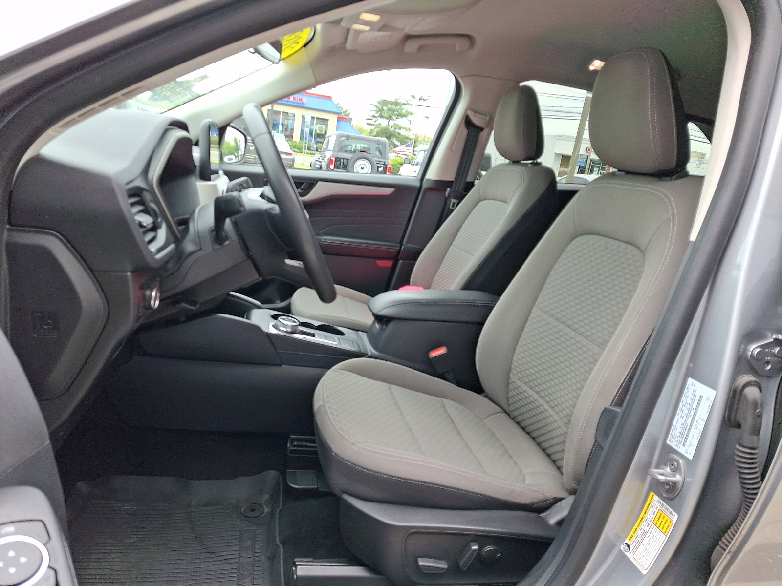 Certified 2022 Ford Escape SE w/ Convenience Package FWD image 17
