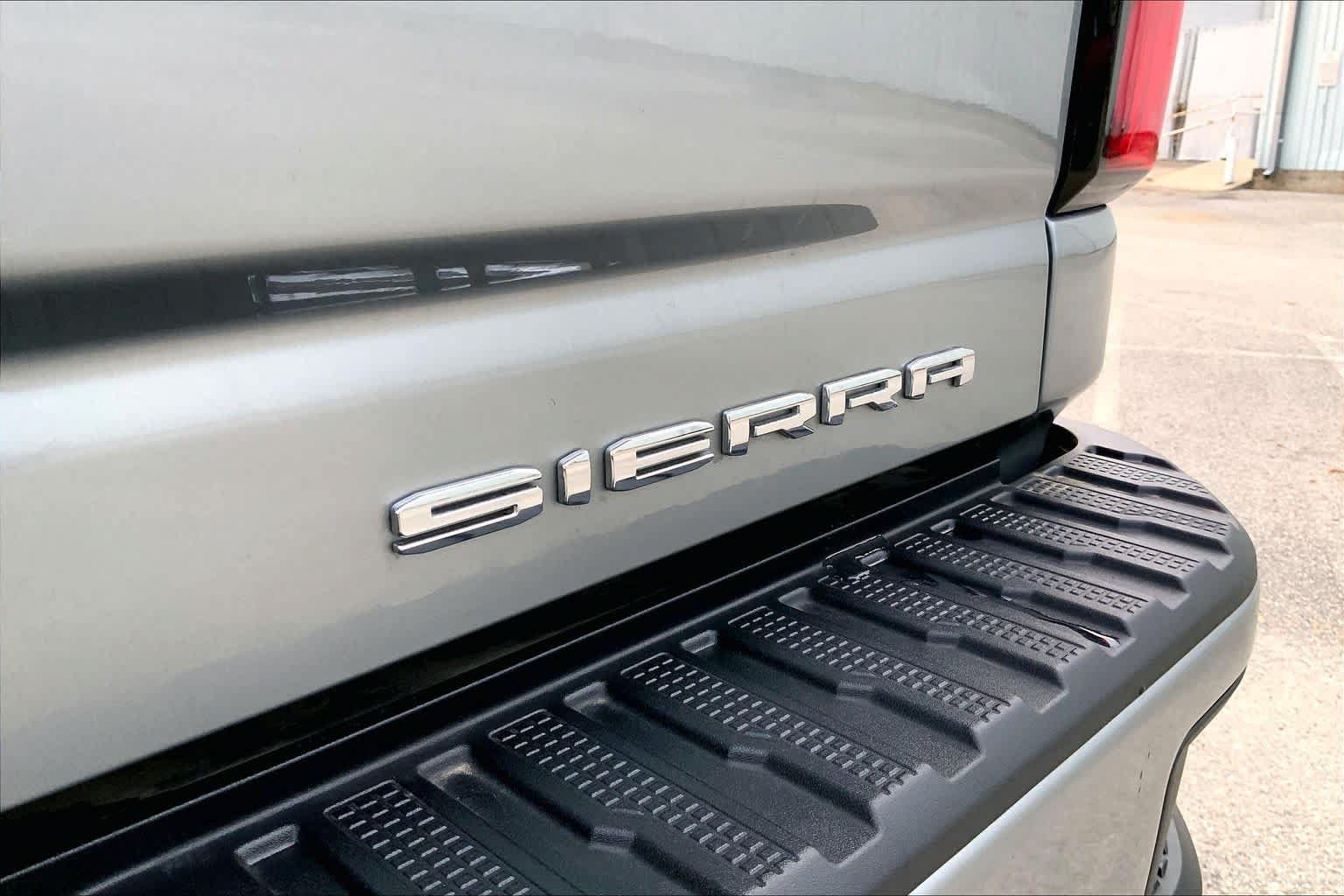 Used 2024 GMC Sierra 2500 Denali w/ Denali Reserve Package AWD/4WD image 31