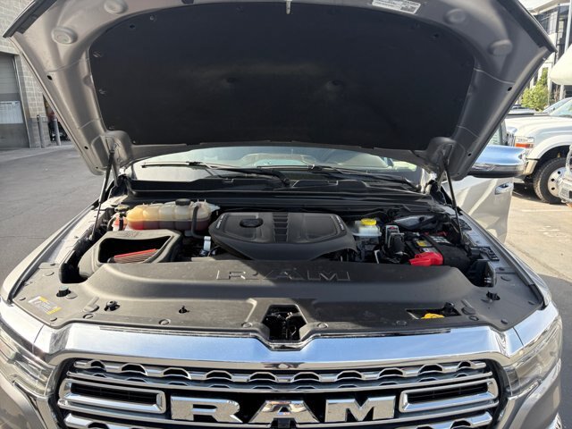 Used 2025 RAM 1500 Limited AWD/4WD image 21