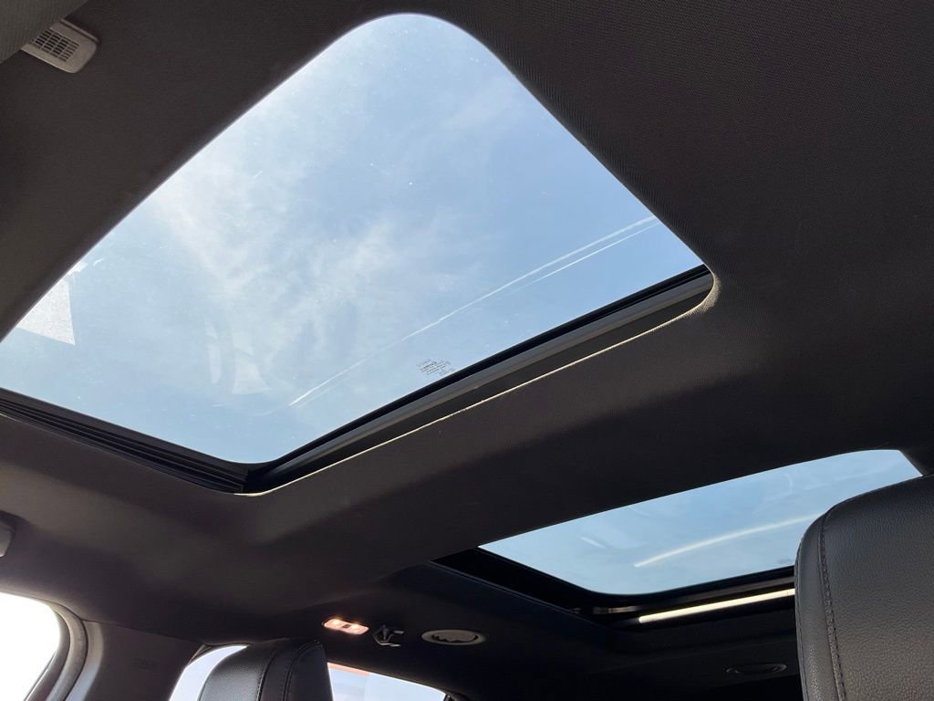 Certified 2019 Ford Explorer XLT w/ Equipment Group 202A image 3