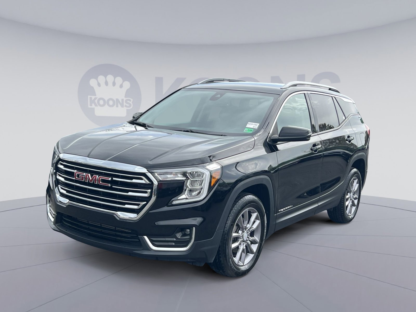 Used 2024 GMC Terrain SLT AWD/4WD image 2