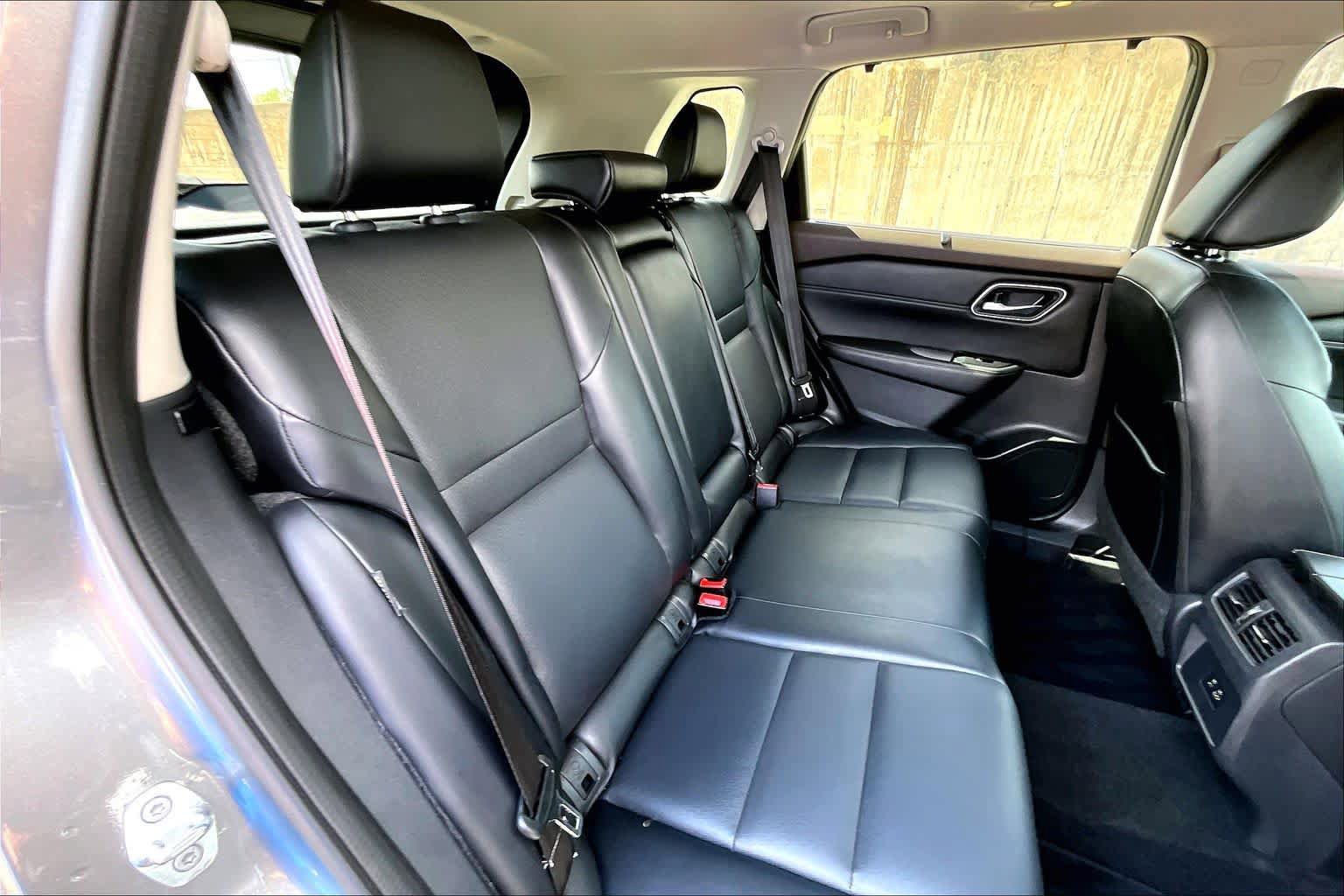 Used 2021 Nissan Rogue SV w/ Premium Package FWD image 20