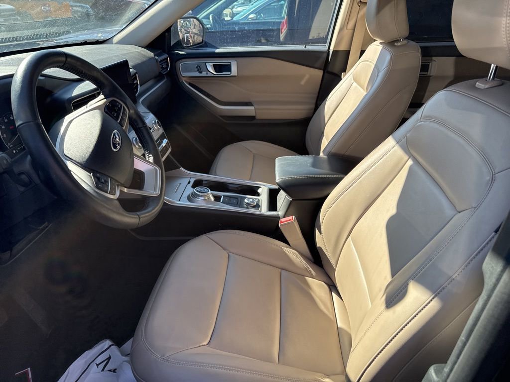 Certified 2023 Ford Explorer XLT w/ Equipment Group 202A image 6