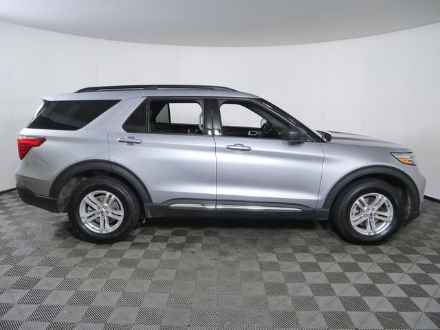 Certified 2022 Ford Explorer XLT w/ Equipment Group 202A AWD/4WD image 10