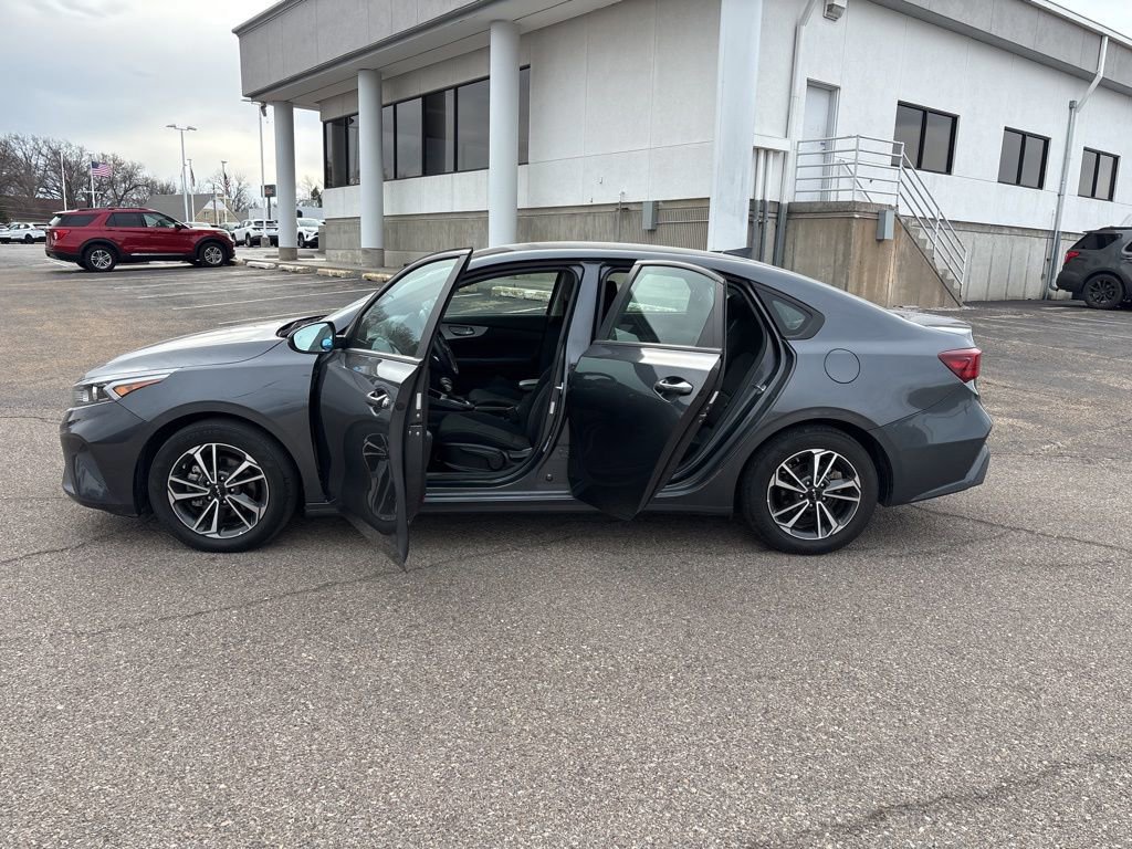 Used 2023 Kia Forte LXS w/ LXS Technology Package image 7