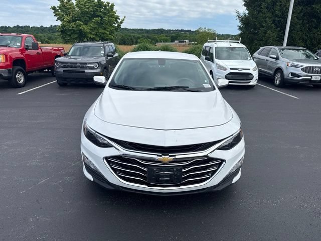Used 2022 Chevrolet Malibu LT FWD image 2