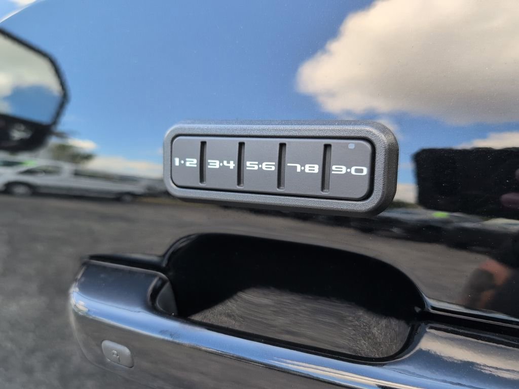 Certified 2025 Ford F250 Lariat w/ Lariat Ultimate Package image 8