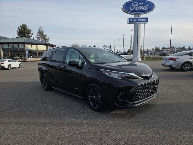 Used 2024 Toyota Sienna XSE