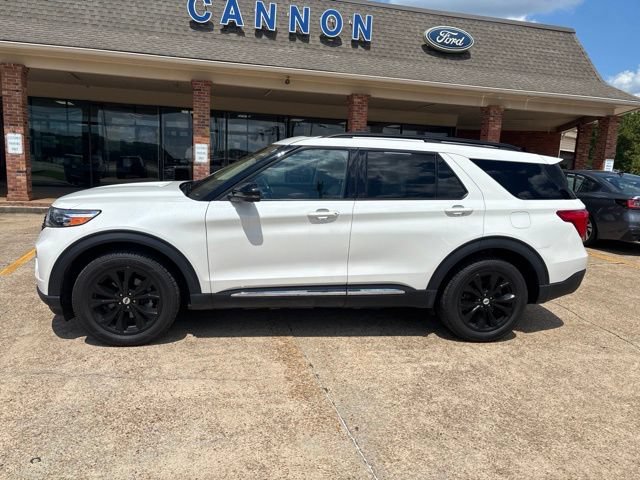 Certified 2023 Ford Explorer XLT w/ Equipment Group 202A AWD/4WD image 2