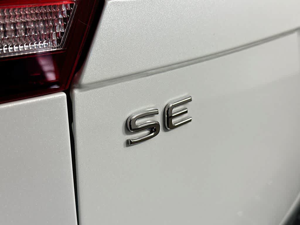 Used 2023 Volkswagen Tiguan SE R-Line FWD image 7