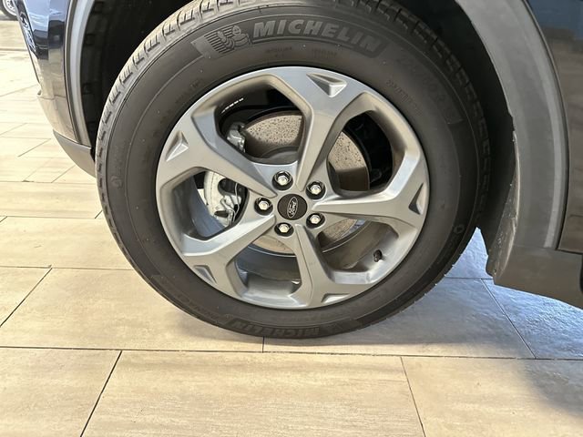 Certified 2025 Ford Escape ST-Line Elite image 32