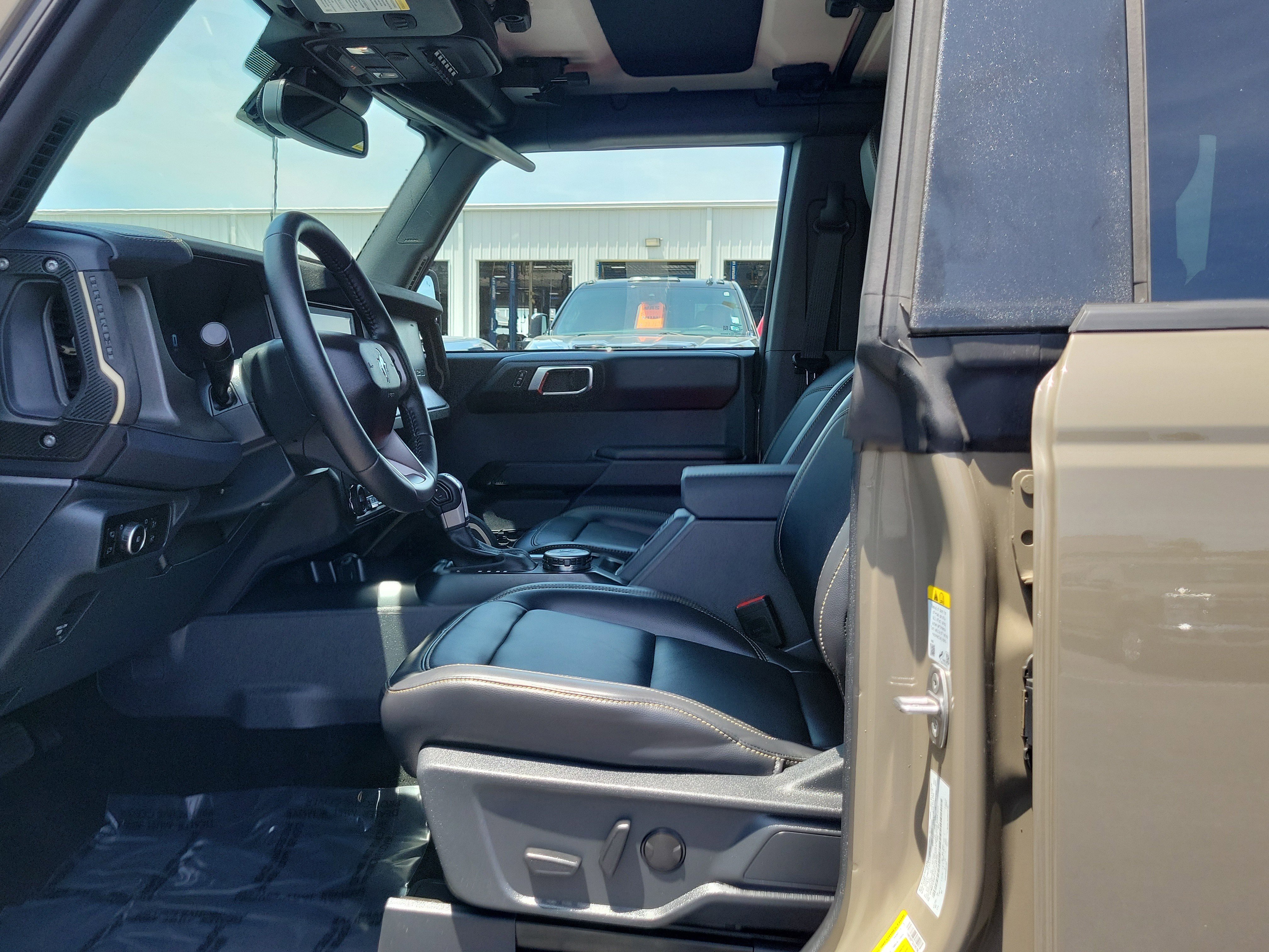 Certified 2025 Ford Bronco Badlands AWD/4WD image 19