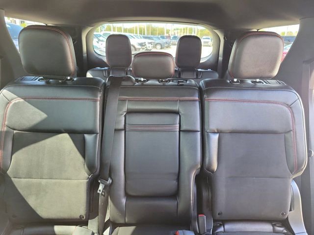 Certified 2022 Ford Explorer ST-Line w/ Class IV Trailer Tow Package image 18