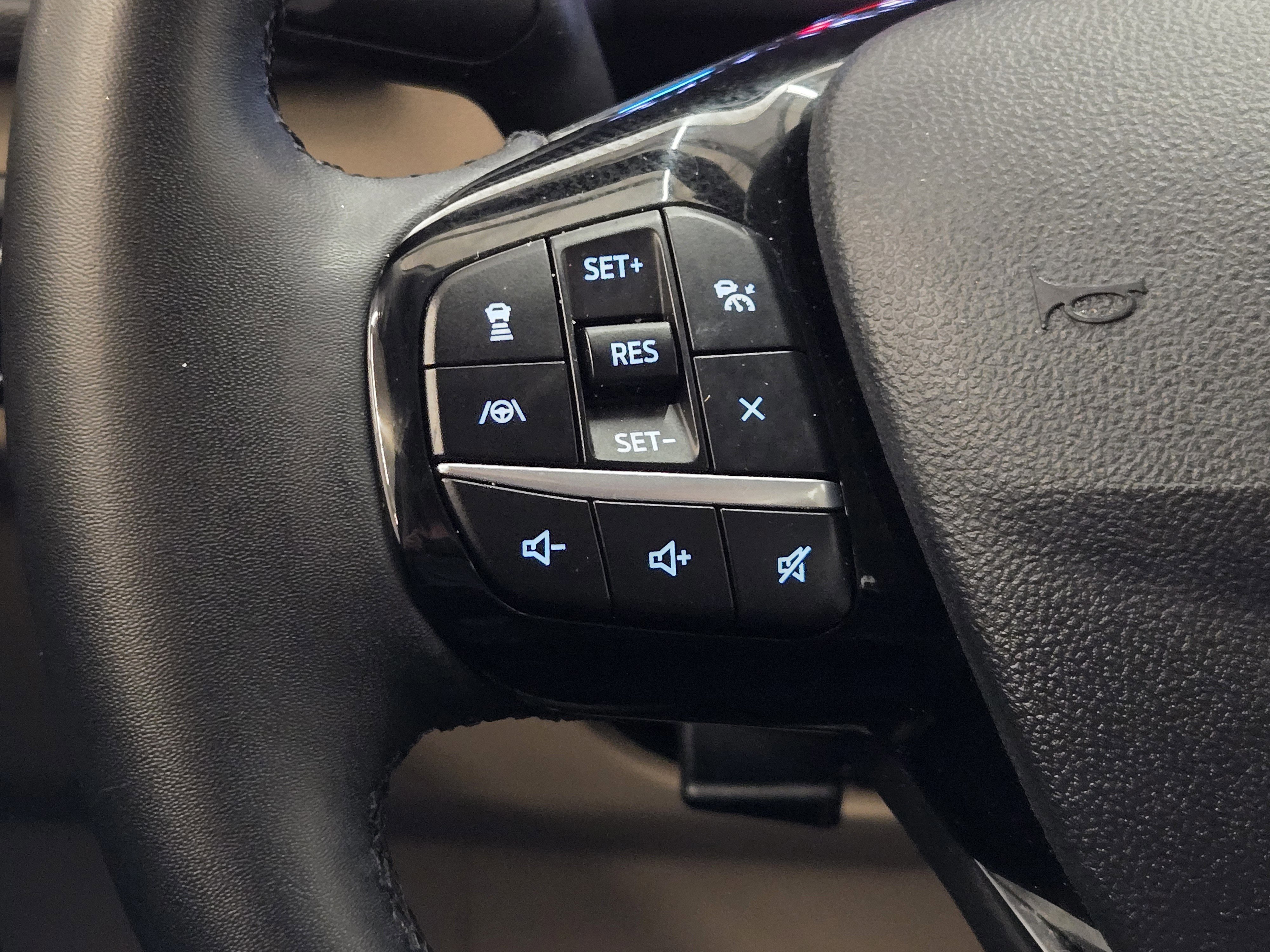 Certified 2022 Ford Escape SEL FWD image 27