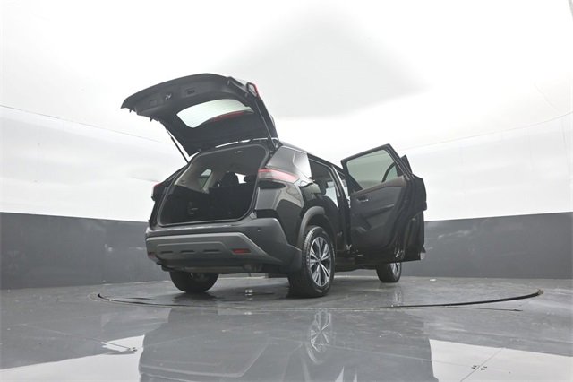 Used 2023 Nissan Rogue SV image 35