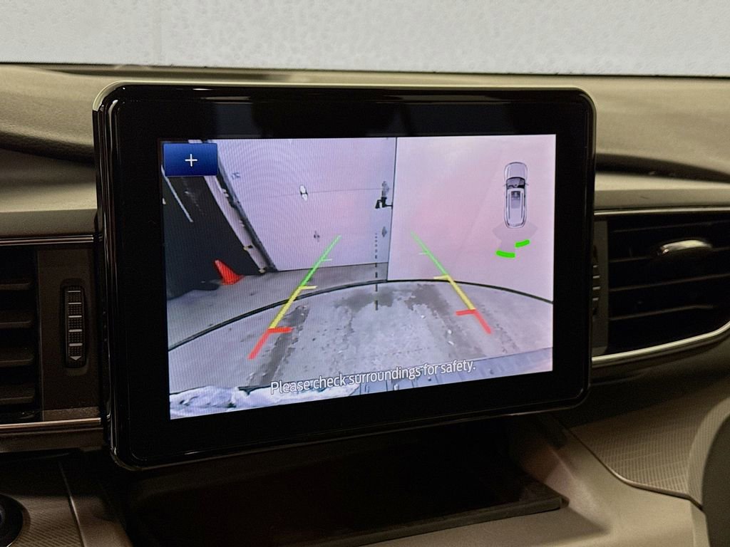 Certified 2022 Ford Explorer XLT w/ Equipment Group 202A image 14