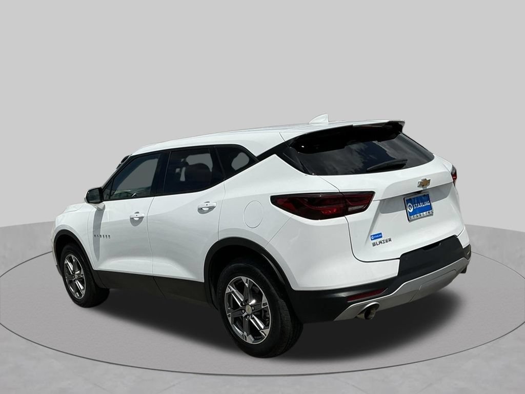 Used 2025 Chevrolet Blazer LT FWD image 6