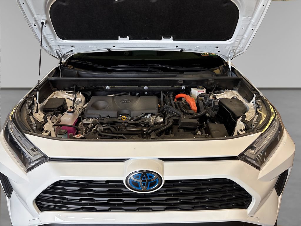 Used 2024 Toyota RAV4 LE AWD/4WD image 16