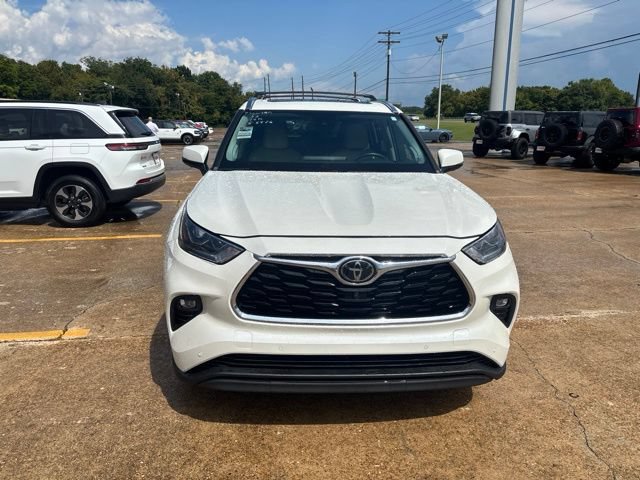 Used 2020 Toyota Highlander Limited AWD/4WD image 4