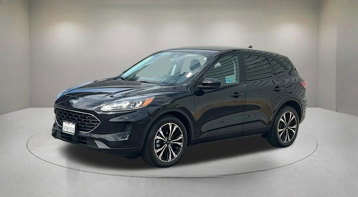 Certified 2022 Ford Escape SE w/ SE Sport Appearance Package FWD image 2