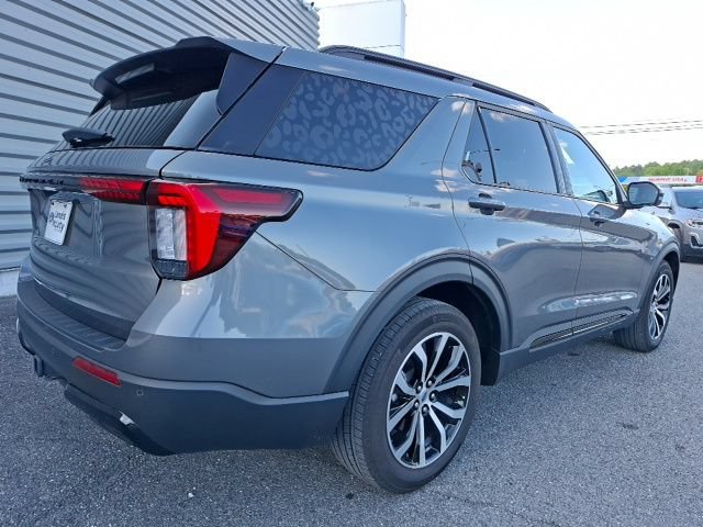 Certified 2025 Ford Explorer ST-Line RWD image 3