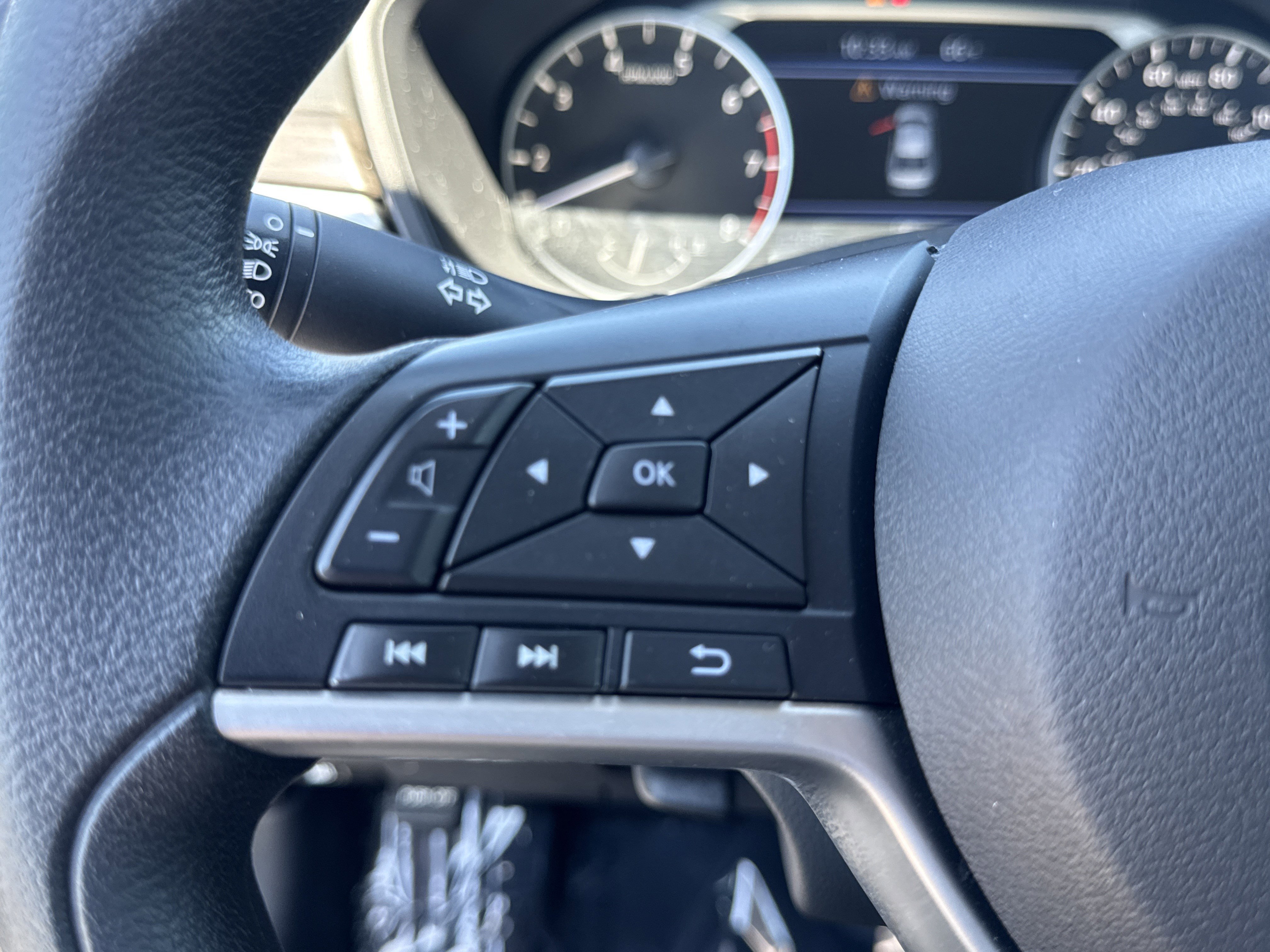 Used 2024 Nissan Altima 2.5 SV FWD image 31
