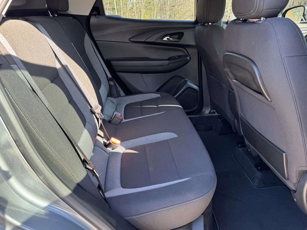 Used 2024 Chevrolet TrailBlazer LS image 20