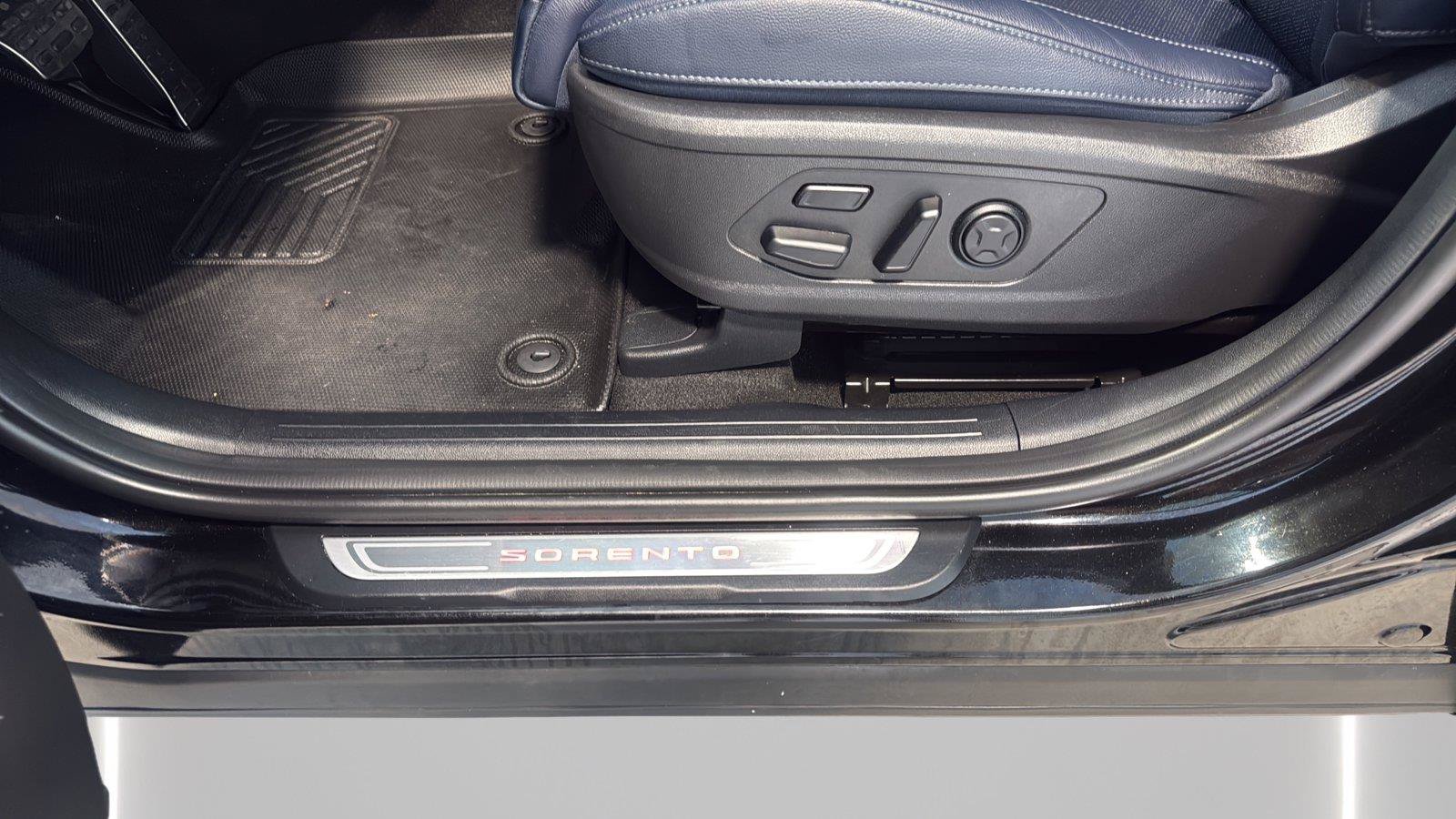 Used 2023 Kia Sorento SX Prestige AWD/4WD image 22