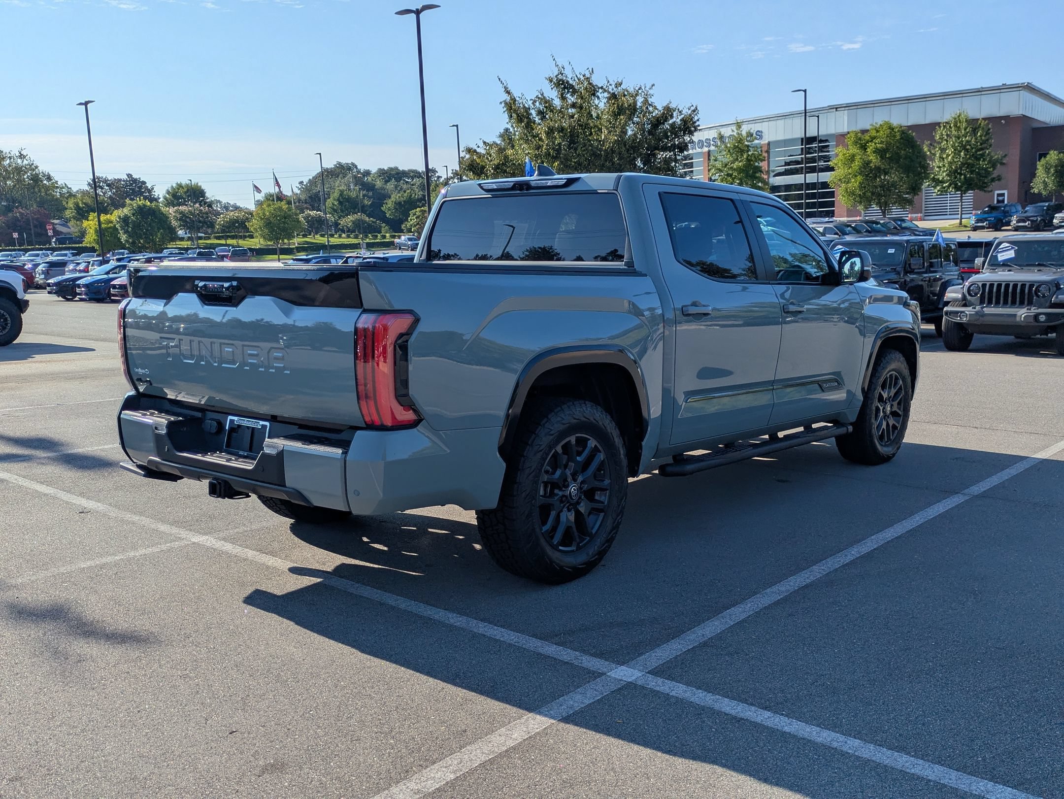 Used 2025 Toyota Tundra Platinum AWD/4WD image 4