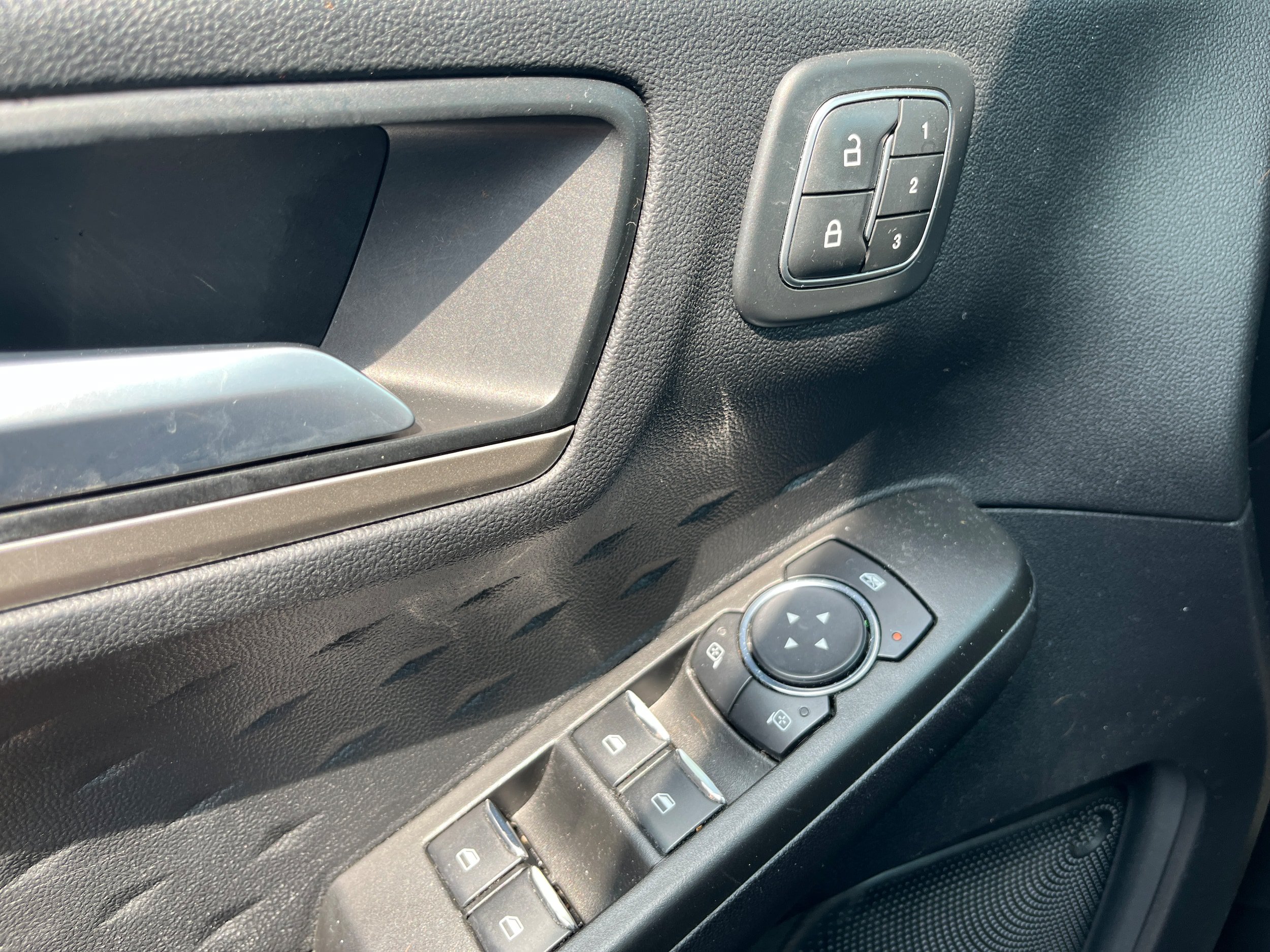 Certified 2020 Ford Escape SEL AWD/4WD image 18