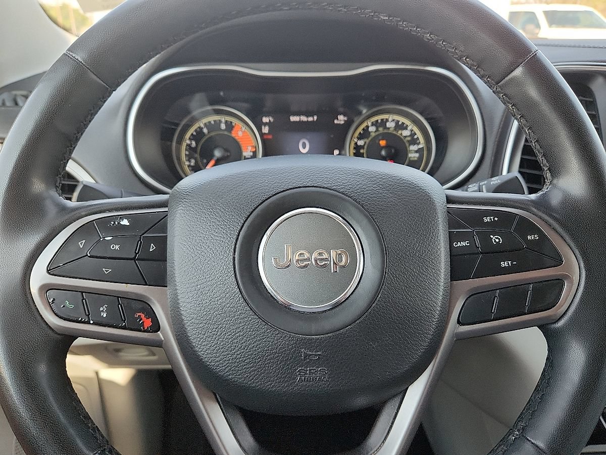 Used 2022 Jeep Cherokee Latitude Lux w/ Sun & Sound Group AWD/4WD image 11