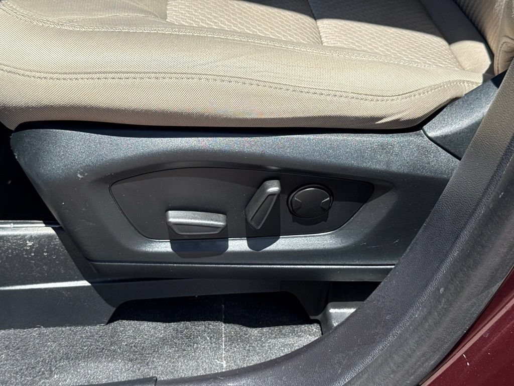 Certified 2022 Ford Explorer XLT RWD image 14