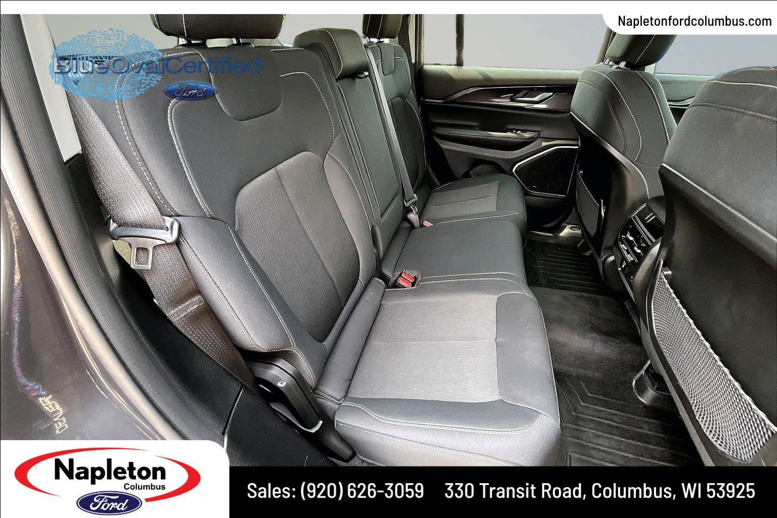 Used 2022 Jeep Grand Cherokee Laredo w/ Luxury Tech Group I AWD/4WD image 28