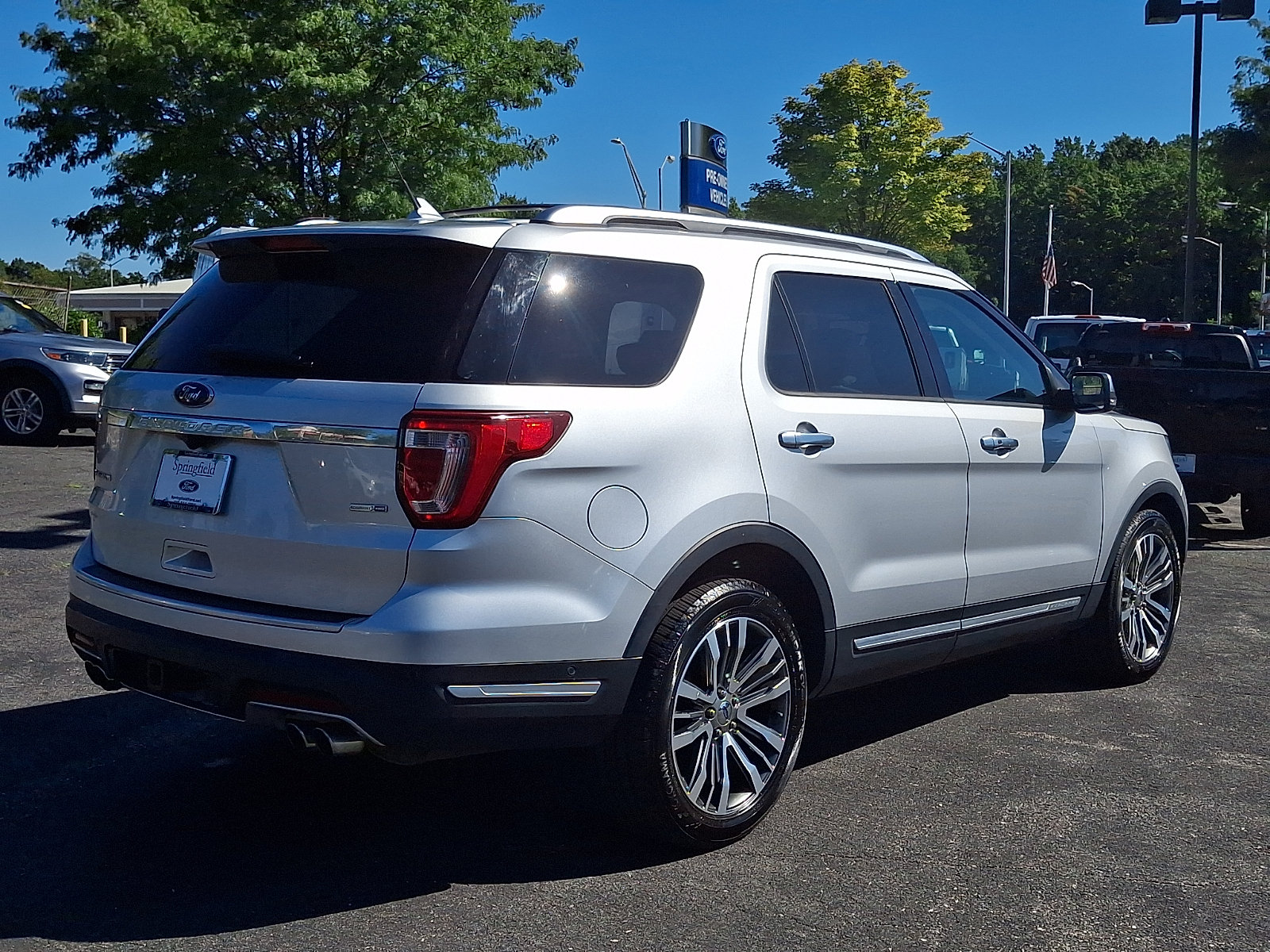 Certified 2018 Ford Explorer Platinum AWD/4WD image 6