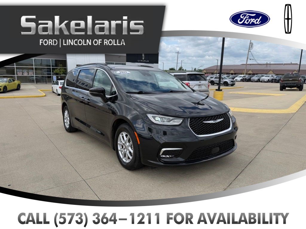 Used 2022 Chrysler Pacifica Touring-L FWD image 3