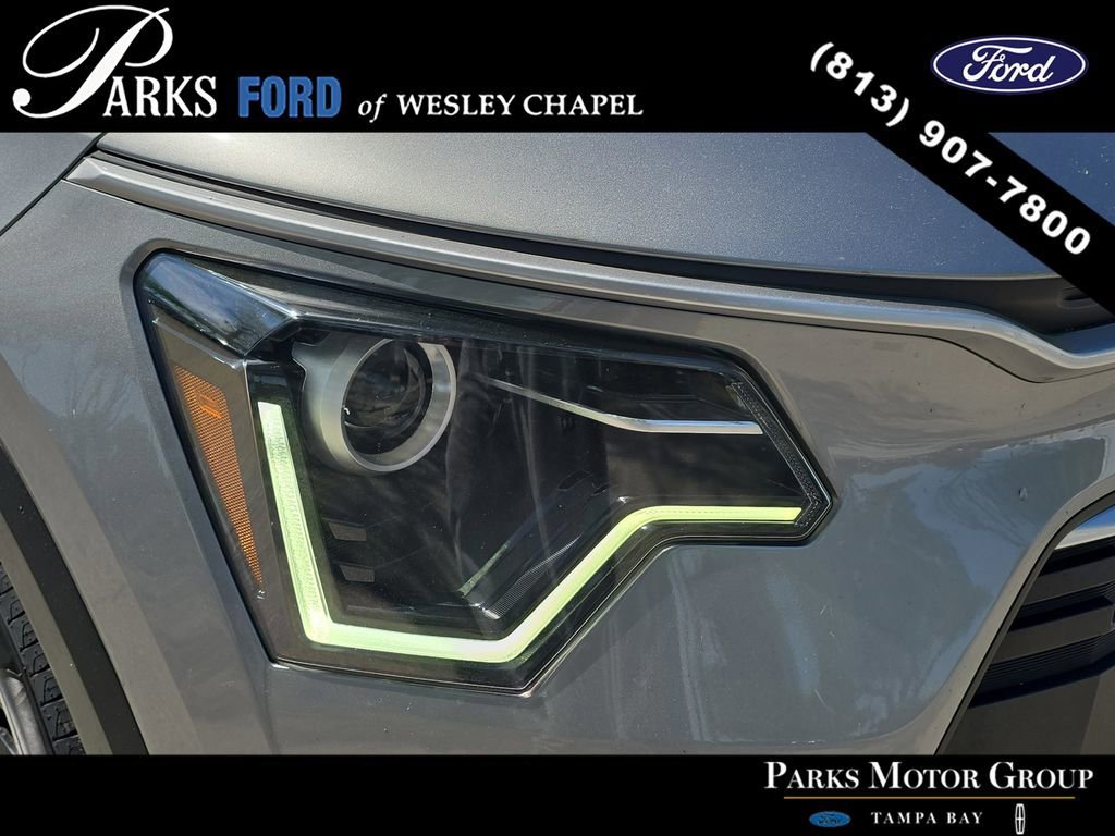 Used 2023 Kia Niro LX image 6