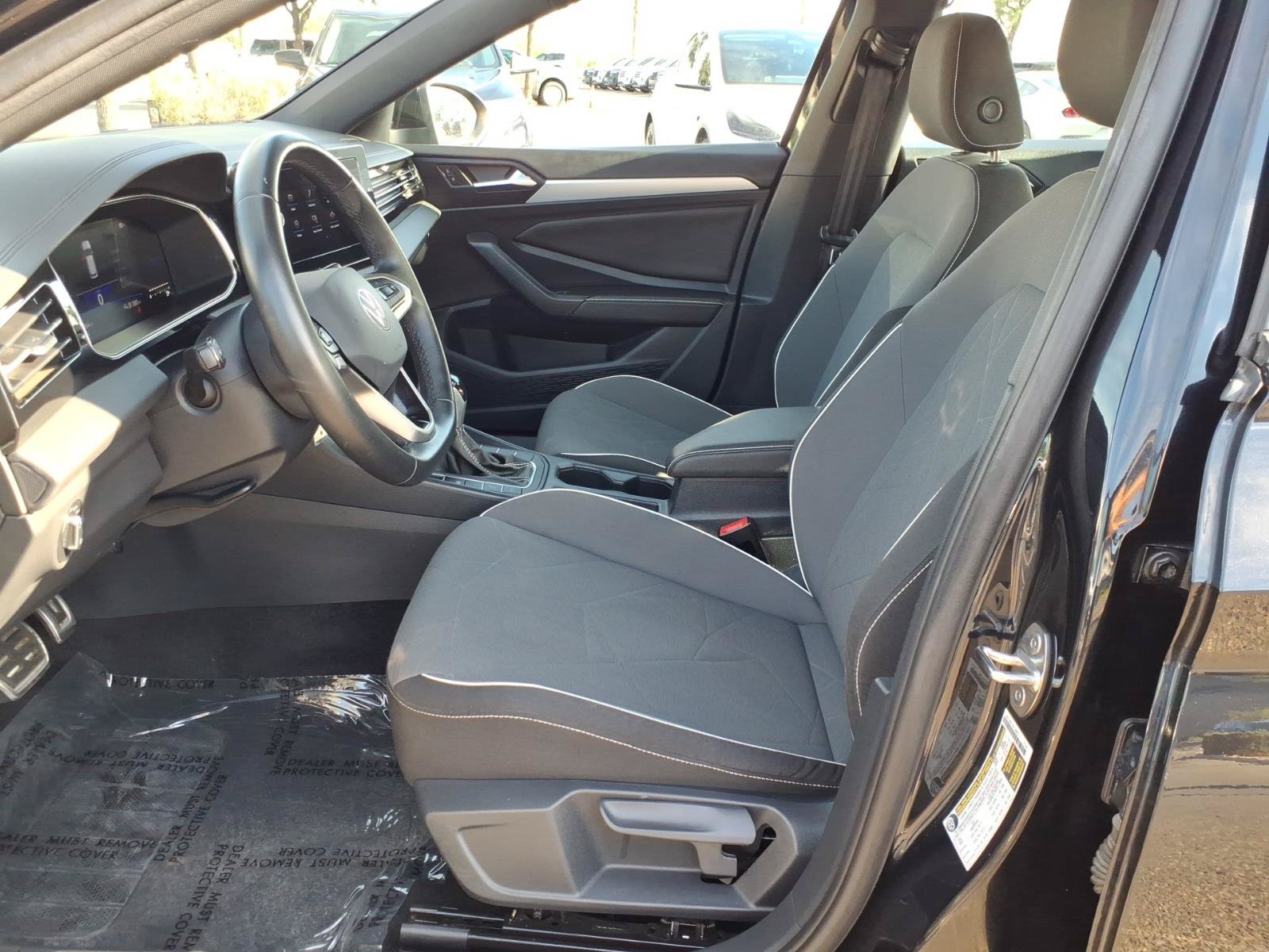 Used 2025 Volkswagen Jetta Sport FWD image 13