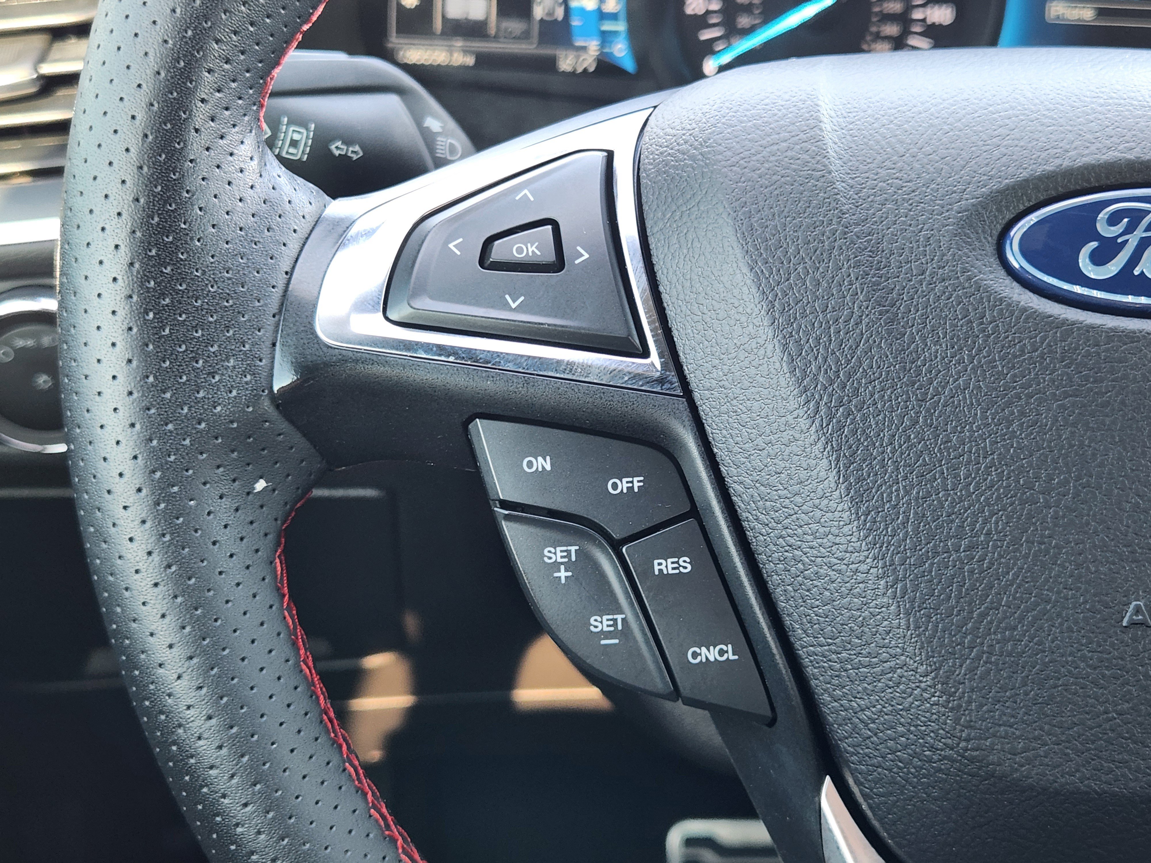 Certified 2024 Ford Edge ST-Line AWD/4WD image 29