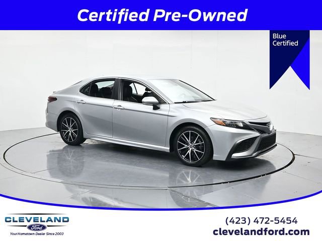 Used 2022 Toyota Camry SE FWD image 1