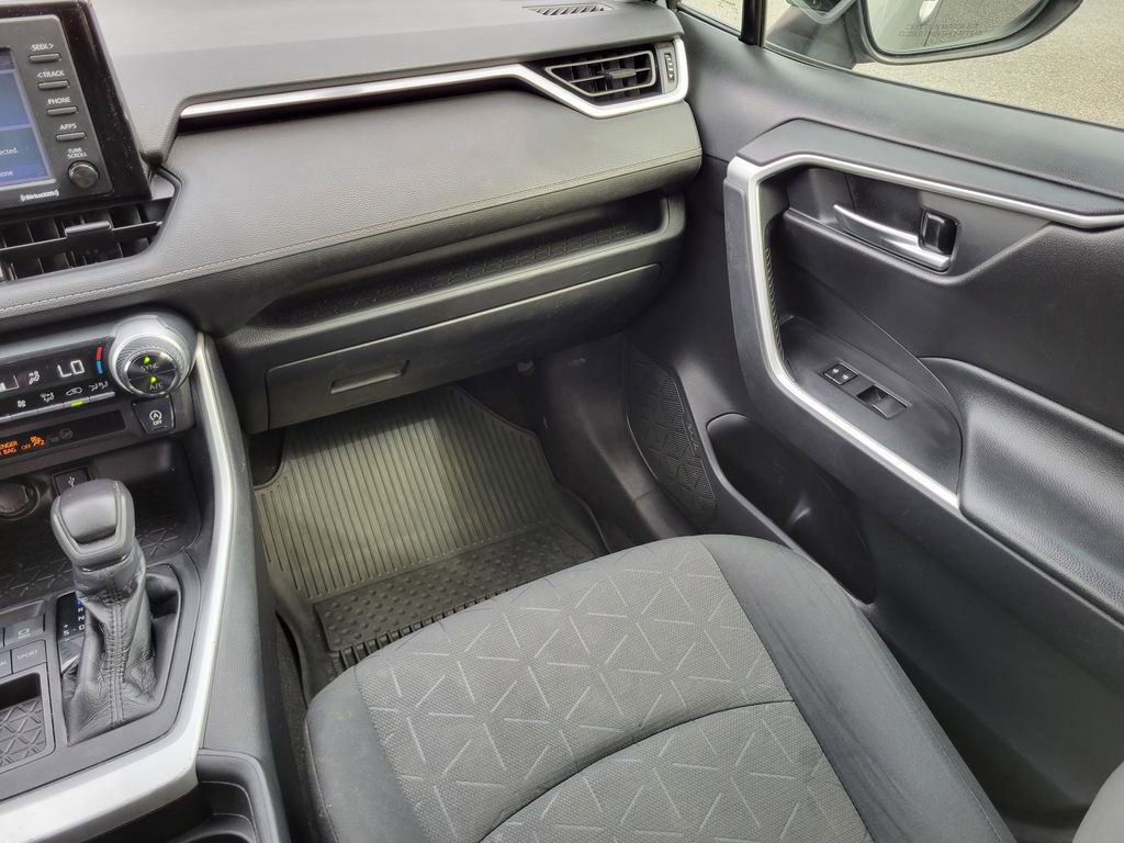 Used 2020 Toyota RAV4 XLE image 20