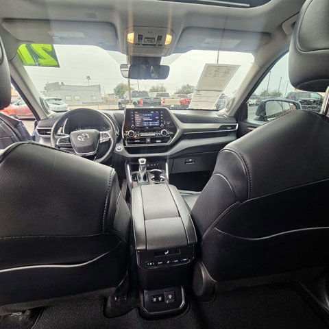 Used 2021 Toyota Highlander Limited image 15
