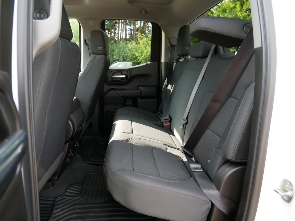 Used 2019 Chevrolet Silverado 1500 Custom w/ Custom Value Package AWD/4WD image 11